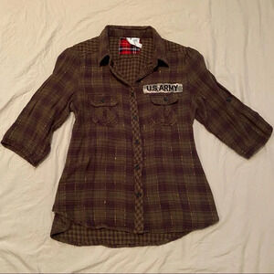 Julie Jewels - Button Down - Size M